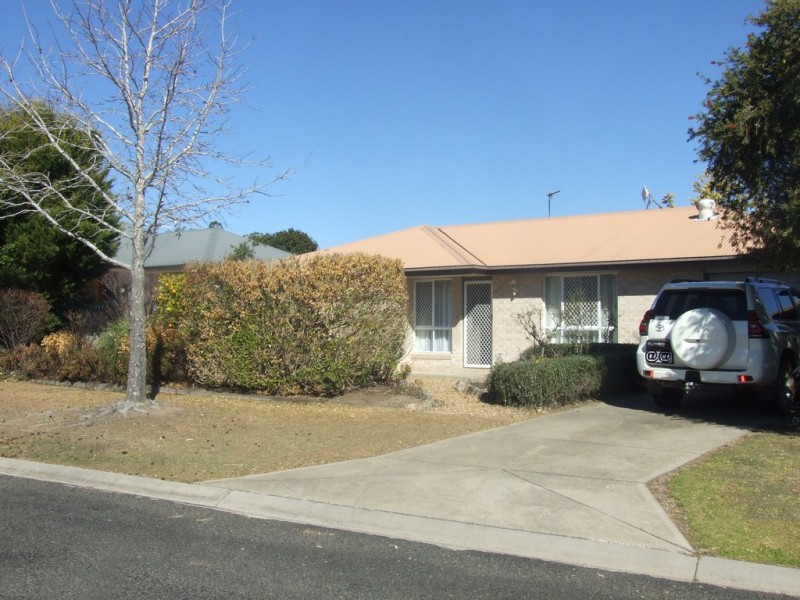 5 Lee court, Crows Nest QLD 4355