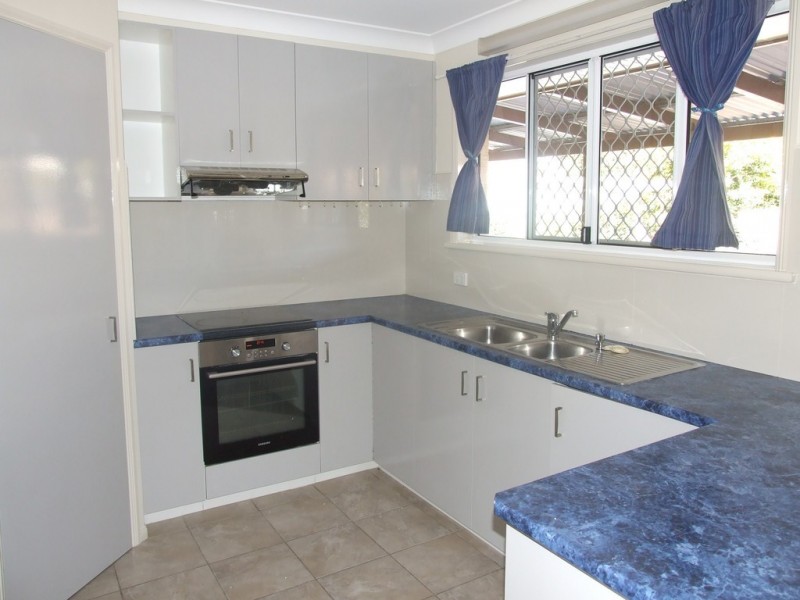 5 Lee court, Crows Nest QLD 4355