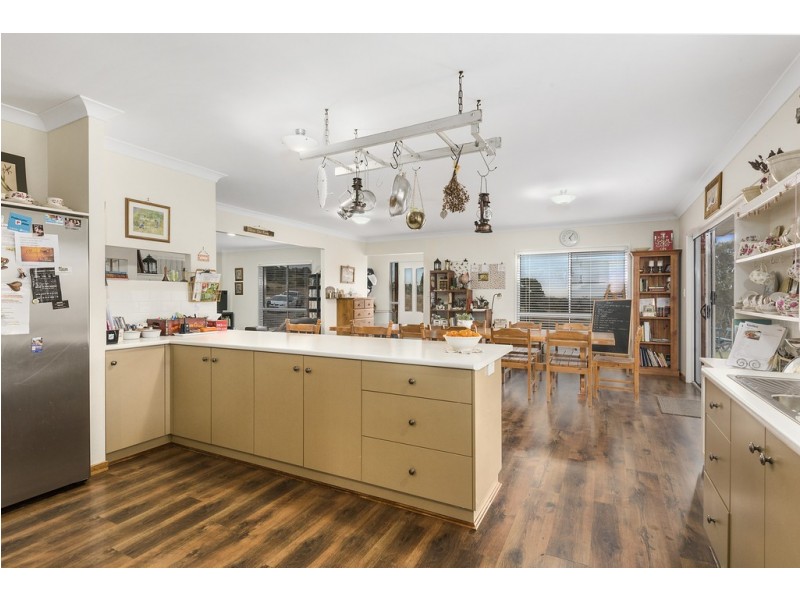 48 Gowlett Road, Haden QLD 4353