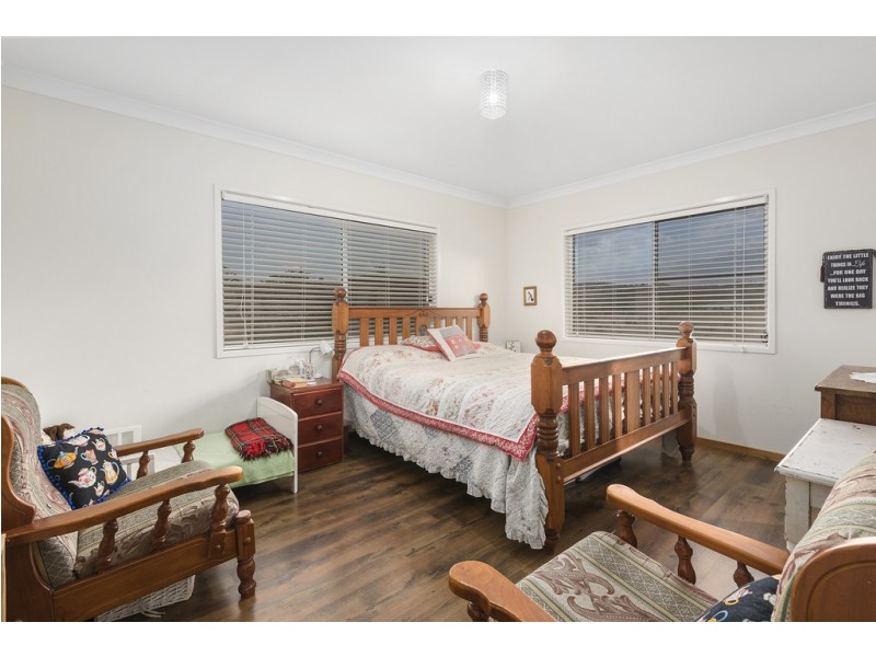 48 Gowlett Road, Haden QLD 4353