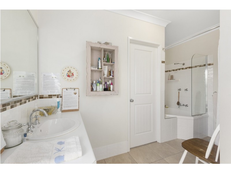 48 Gowlett Road, Haden QLD 4353