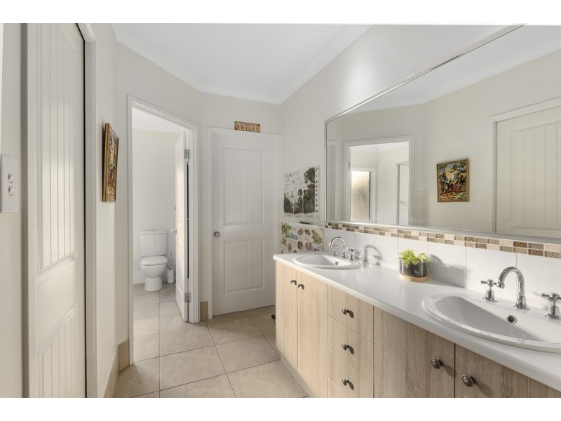 48 Gowlett Road, Haden QLD 4353