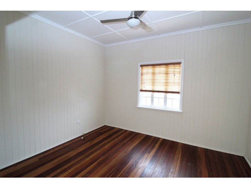 12 Dale Street, Crows Nest QLD 4355