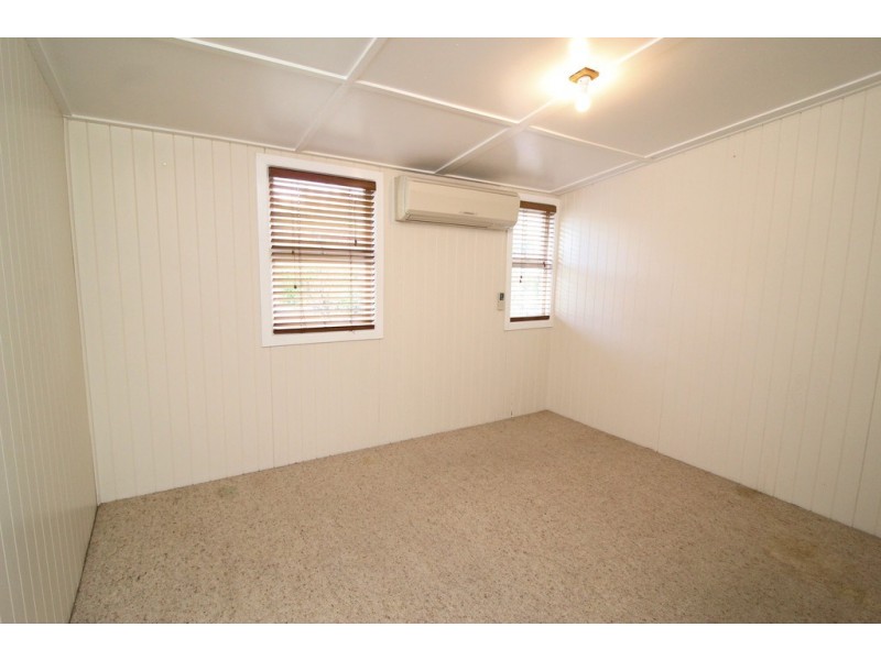 12 Dale Street, Crows Nest QLD 4355