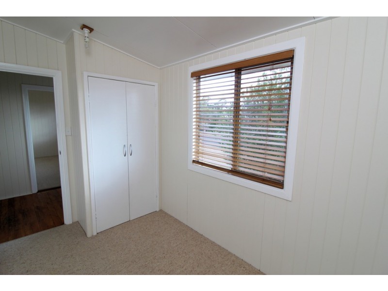 12 Dale Street, Crows Nest QLD 4355