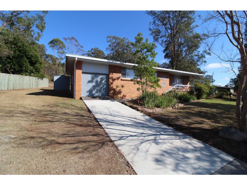 32 Railway Terrace, Crows Nest QLD 4355