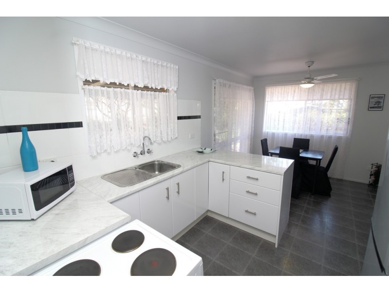 32 Railway Terrace, Crows Nest QLD 4355