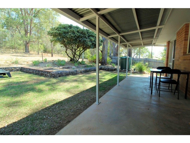 32 Railway Terrace, Crows Nest QLD 4355