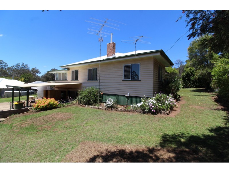 2 Andrews Road, Crows Nest QLD 4355