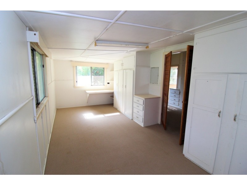 2 Andrews Road, Crows Nest QLD 4355