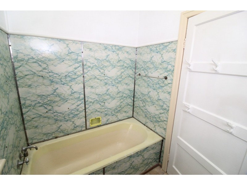 2 Andrews Road, Crows Nest QLD 4355