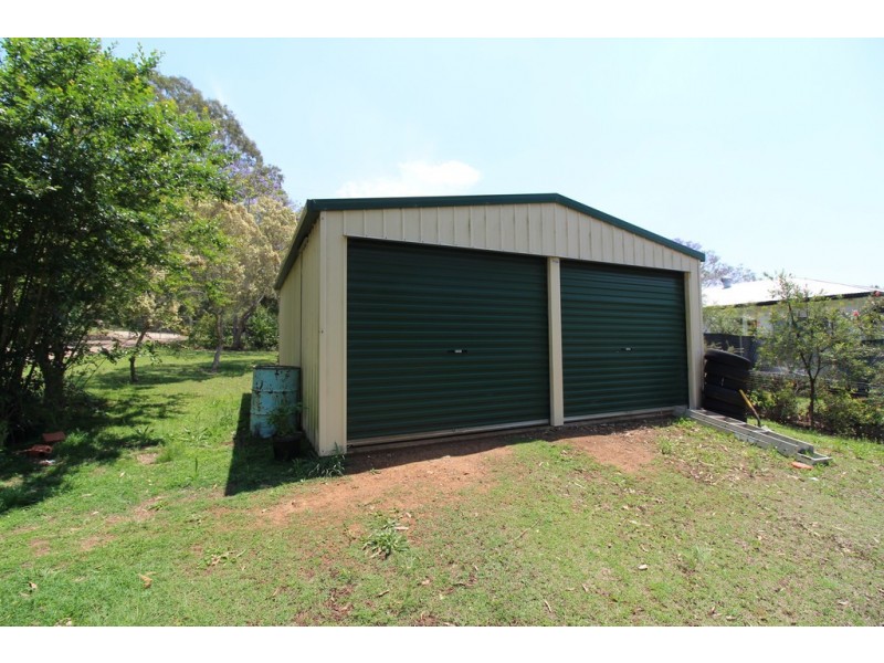 2 Andrews Road, Crows Nest QLD 4355