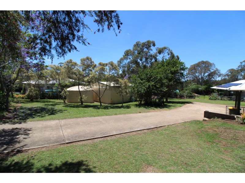 2 Andrews Road, Crows Nest QLD 4355