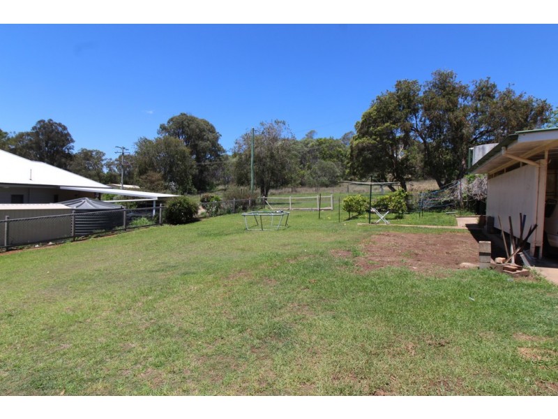 2 Andrews Road, Crows Nest QLD 4355