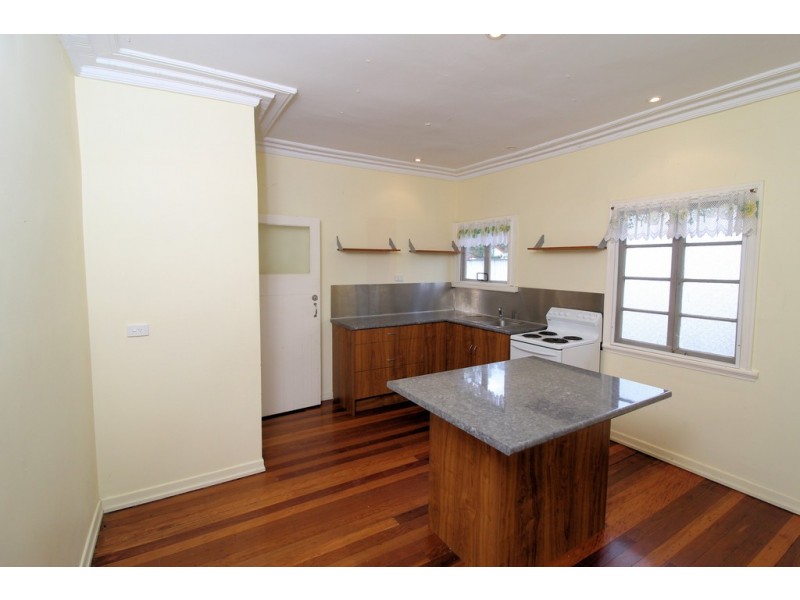 10 Park Road, Crows Nest QLD 4355