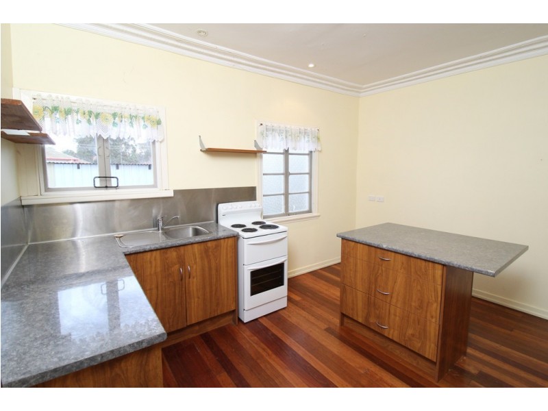 10 Park Road, Crows Nest QLD 4355