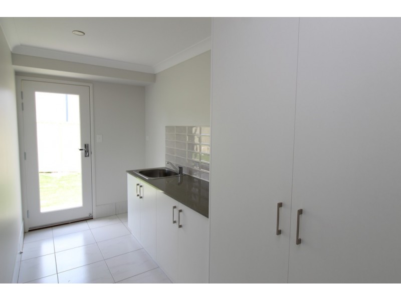 45 Naomi Drive, Crows Nest QLD 4355