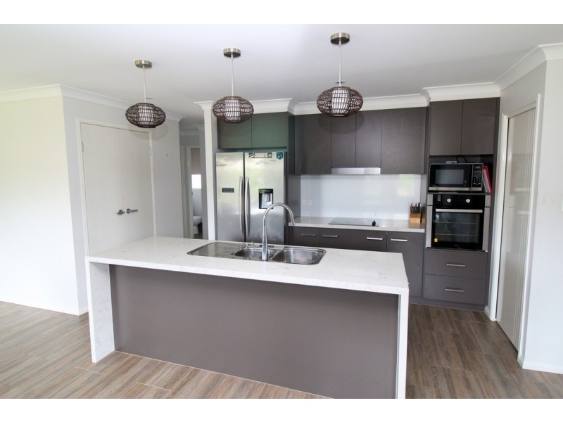 21 Vicky Avenue, Crows Nest QLD 4355