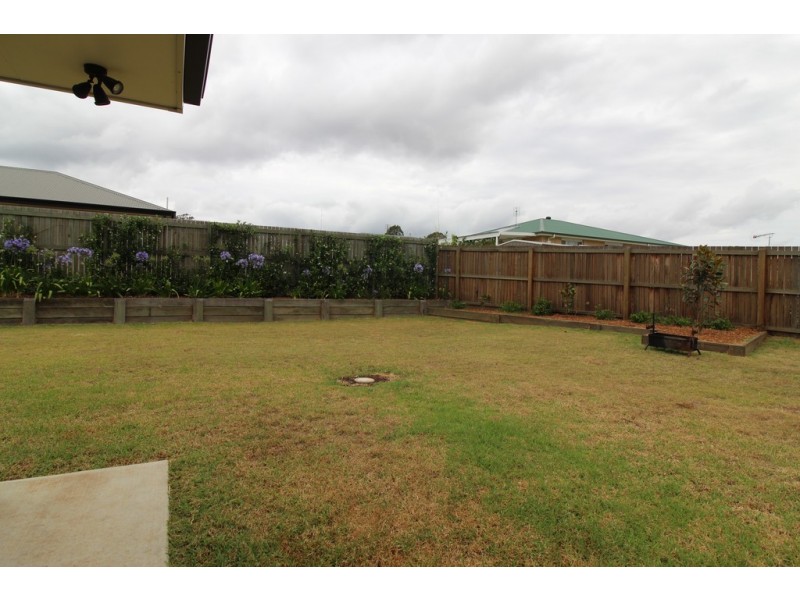 21 Vicky Avenue, Crows Nest QLD 4355