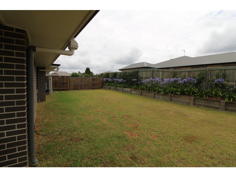 21 Vicky Avenue, Crows Nest QLD 4355