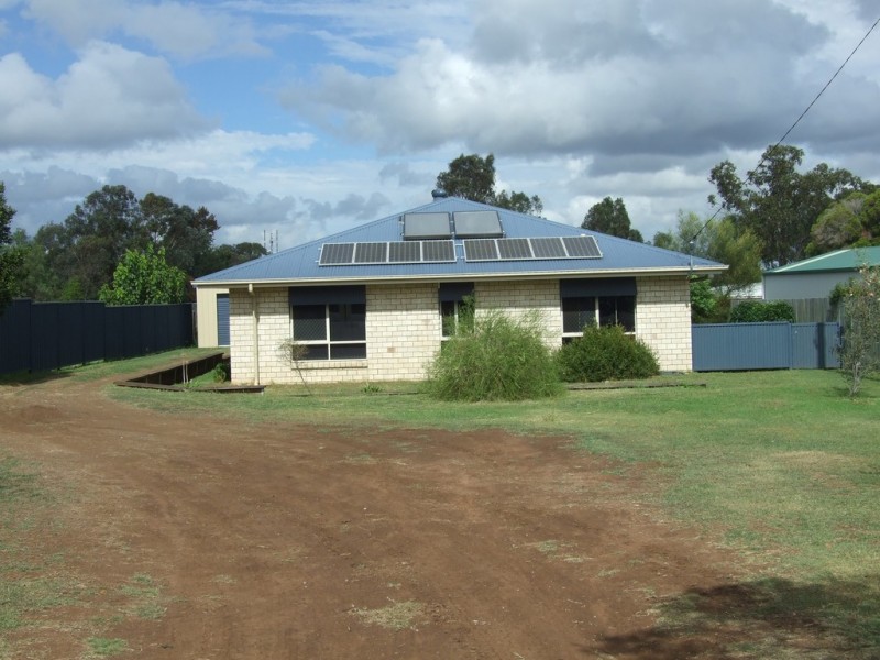 12 Market Street, Goombungee QLD 4354