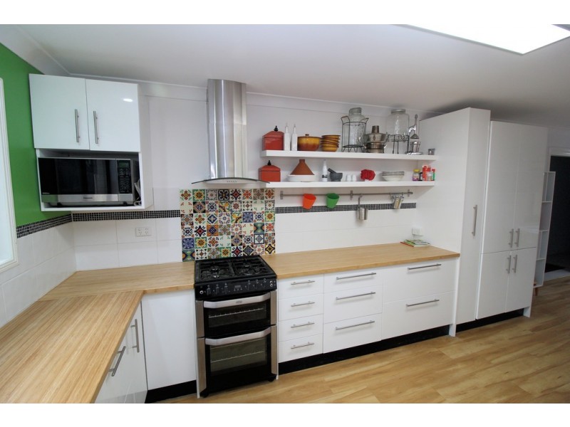 2 East Side Road, Crows Nest QLD 4355