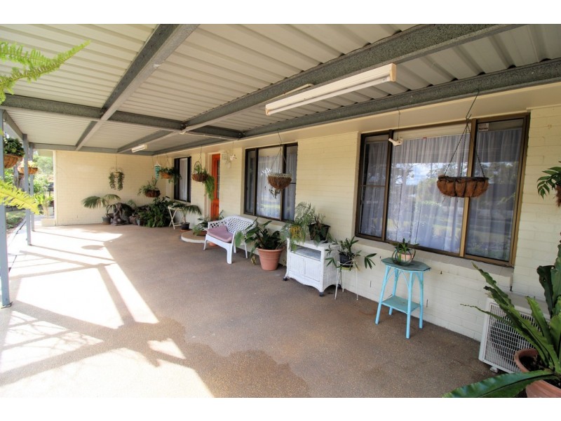 2 East Side Road, Crows Nest QLD 4355