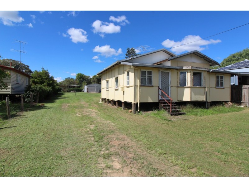 4 Park Road, Crows Nest QLD 4355