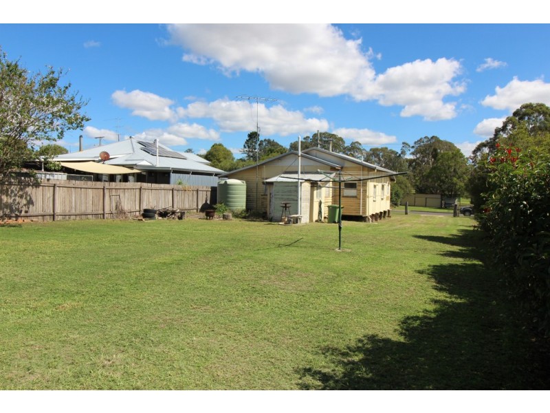 4 Park Road, Crows Nest QLD 4355