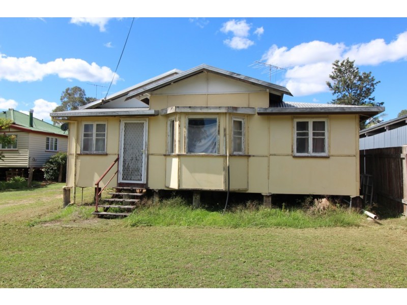 4 Park Road, Crows Nest QLD 4355