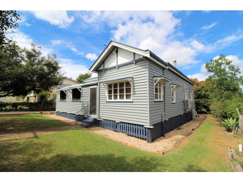 25 Curnow Street, Crows Nest QLD 4355