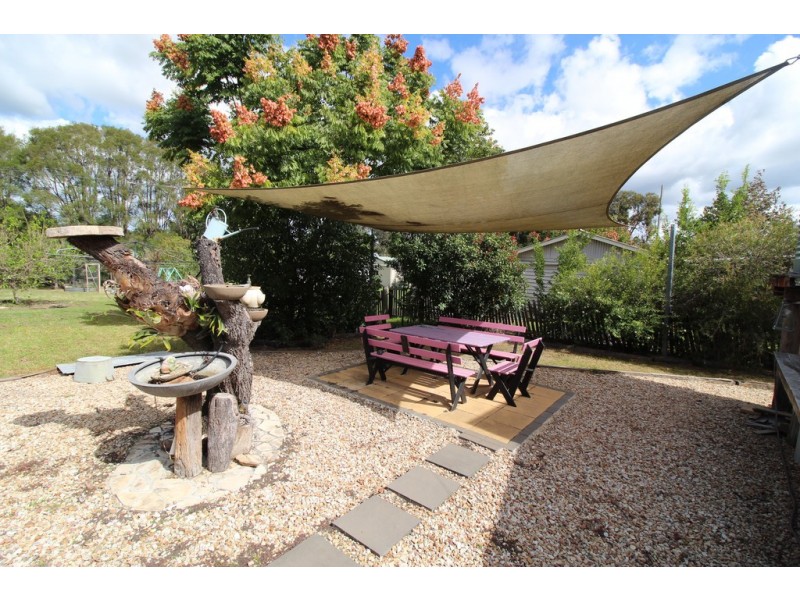 25 Curnow Street, Crows Nest QLD 4355