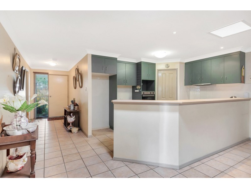 10 Lee Court, Crows Nest QLD 4355