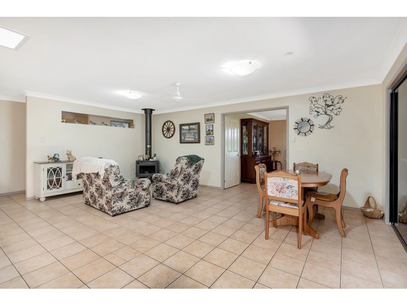 10 Lee Court, Crows Nest QLD 4355