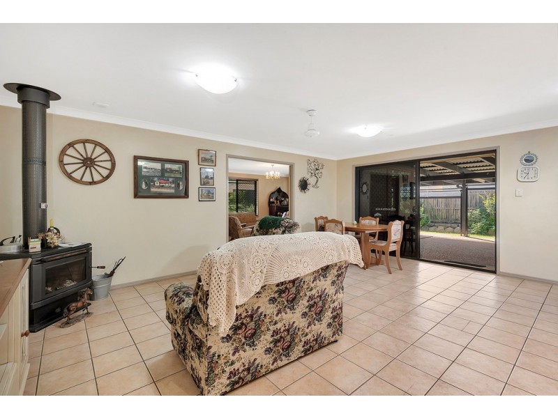 10 Lee Court, Crows Nest QLD 4355