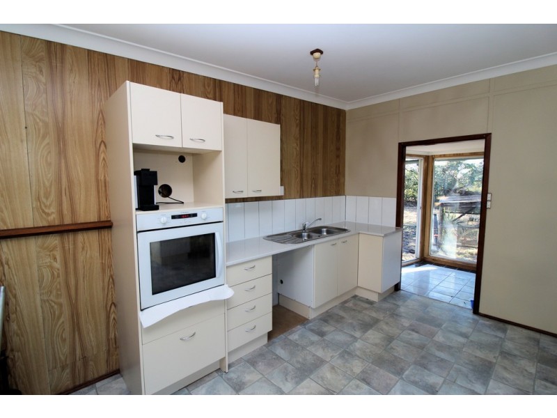 11 Marion Street, Pechey QLD 4352