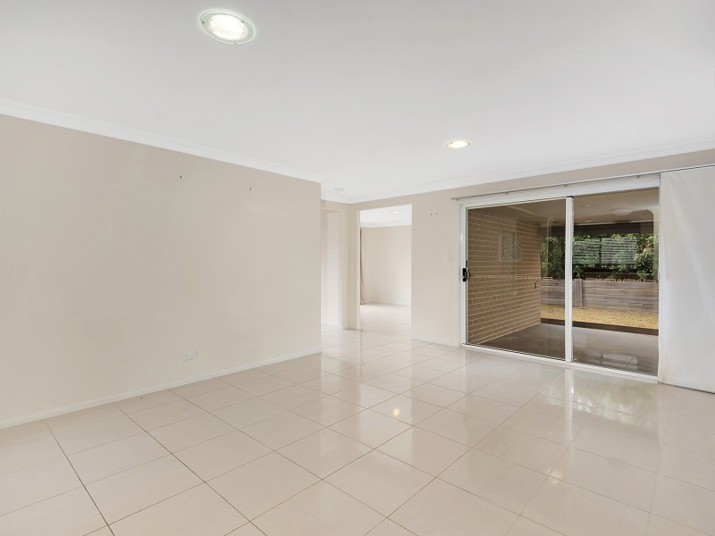 15 Naomi Drive, Crows Nest QLD 4355