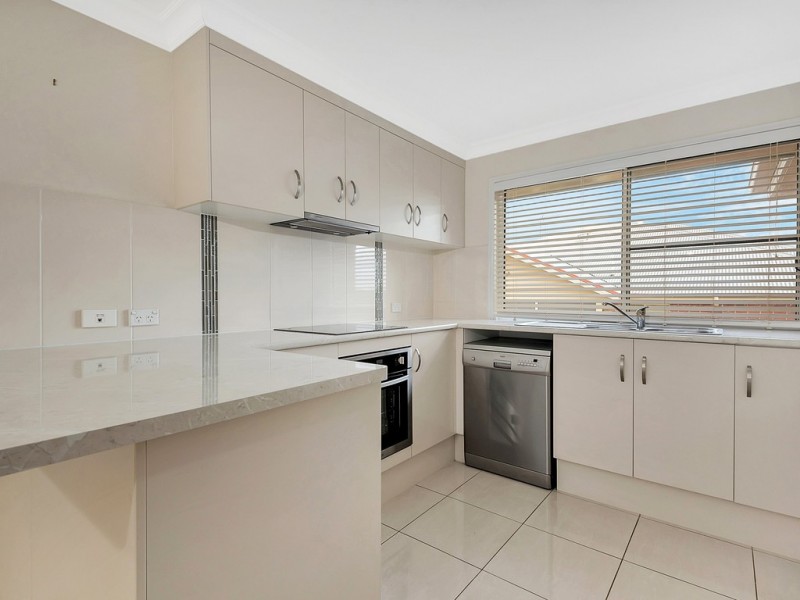 15 Naomi Drive, Crows Nest QLD 4355