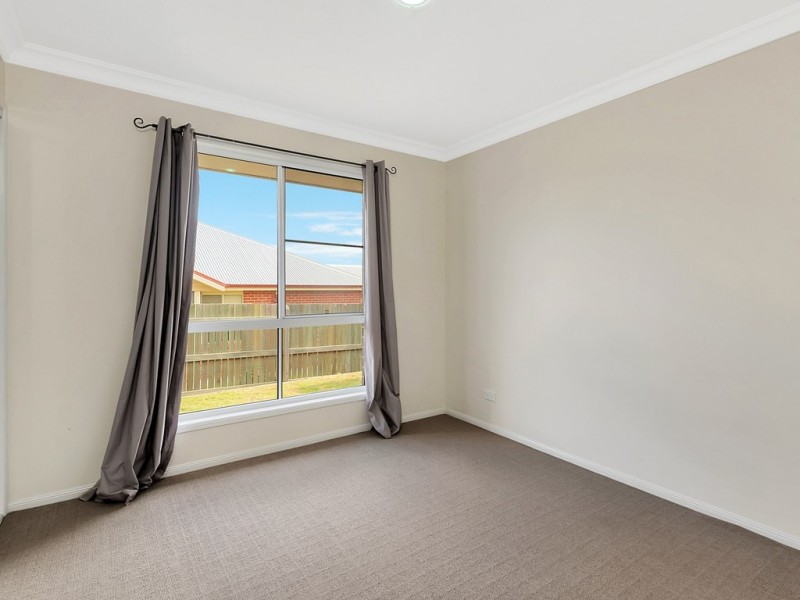 15 Naomi Drive, Crows Nest QLD 4355