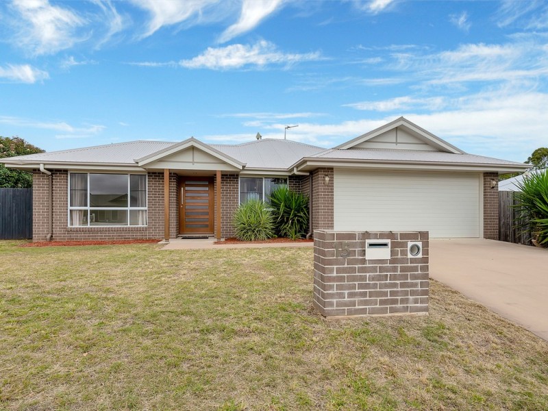 15 Naomi Drive, Crows Nest QLD 4355