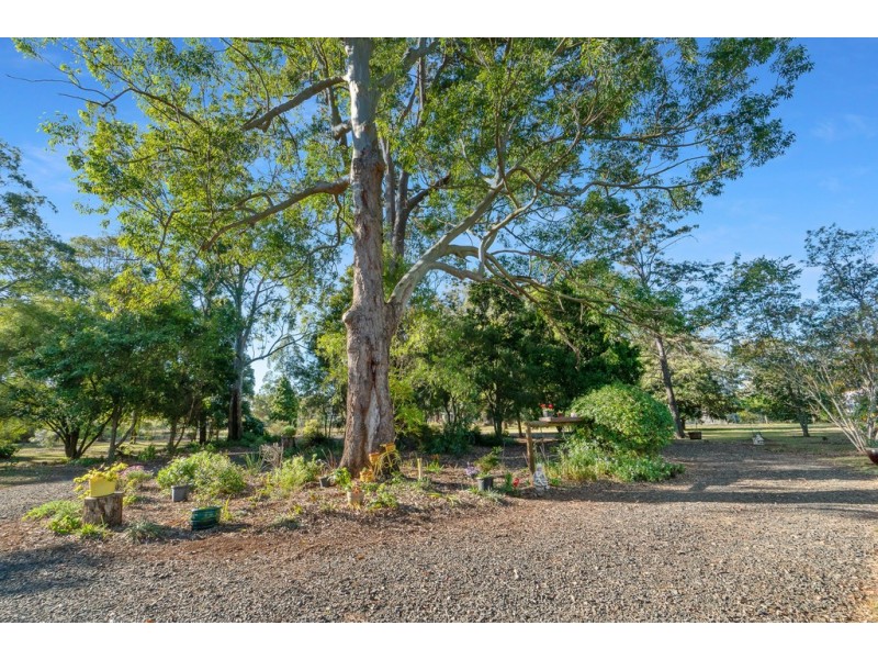 53 Barracks Road, Cabarlah QLD 4352