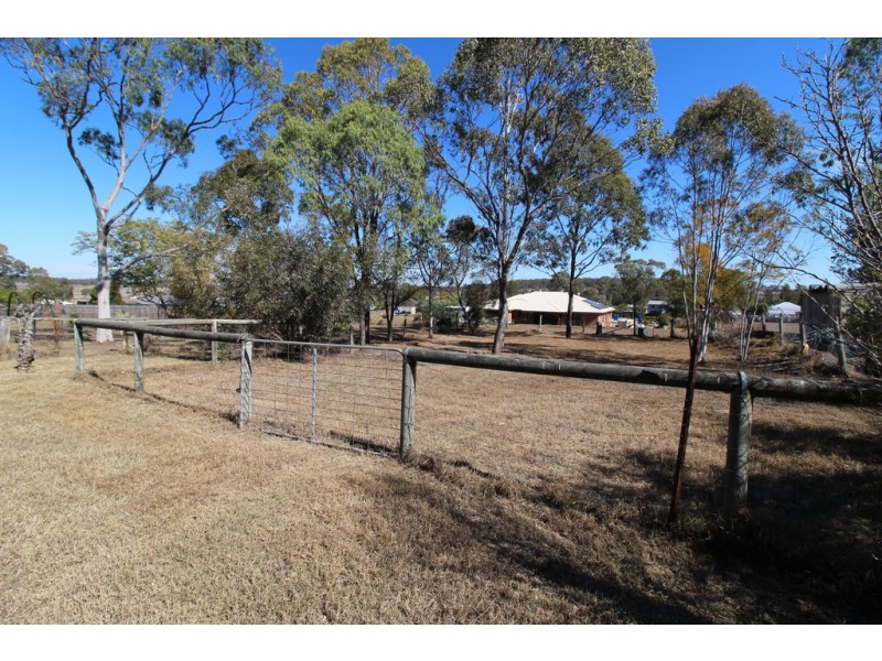 139 Mocatta Street, Goombungee QLD 4354