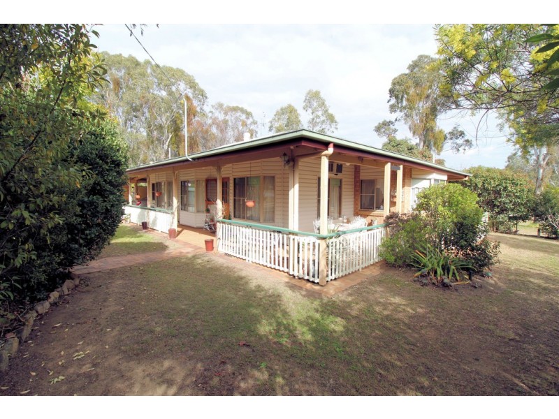 39 Charles Street, Crows Nest QLD 4355