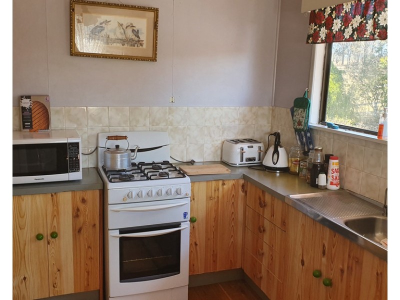 7 Munro Street, Cooyar QLD 4402