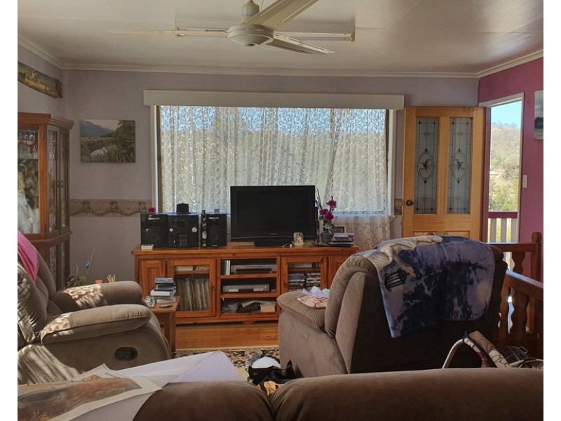 7 Munro Street, Cooyar QLD 4402