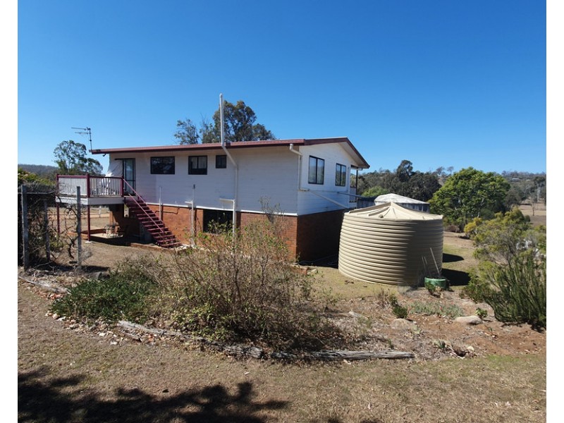7 Munro Street, Cooyar QLD 4402