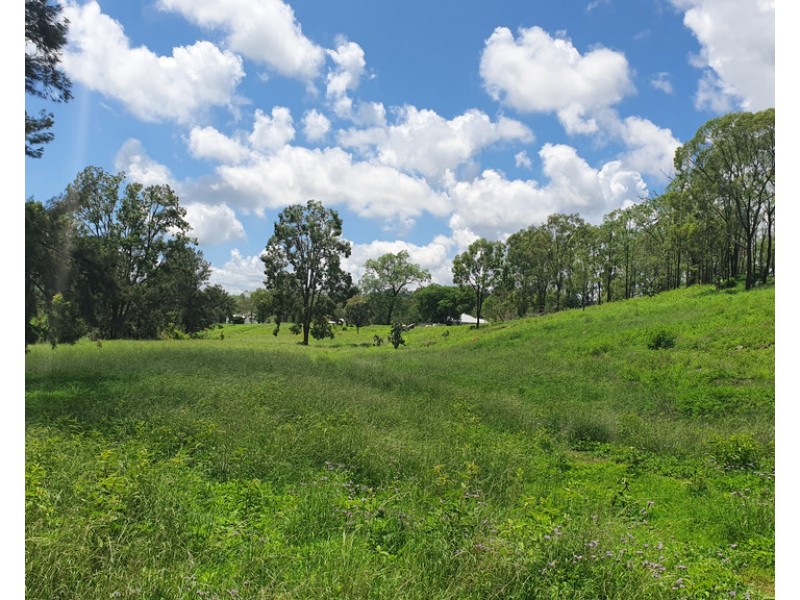 7 Munro Street, Cooyar QLD 4402