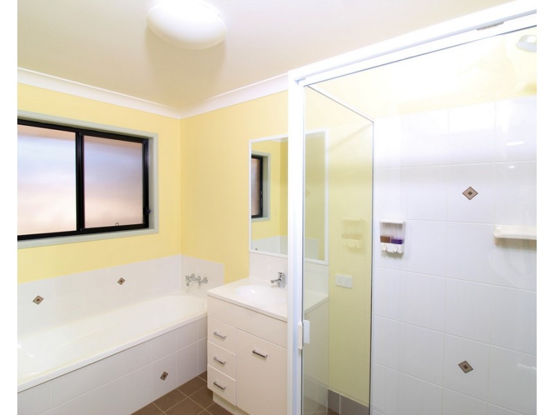 9 Malcolm Street, Cooyar QLD 4402