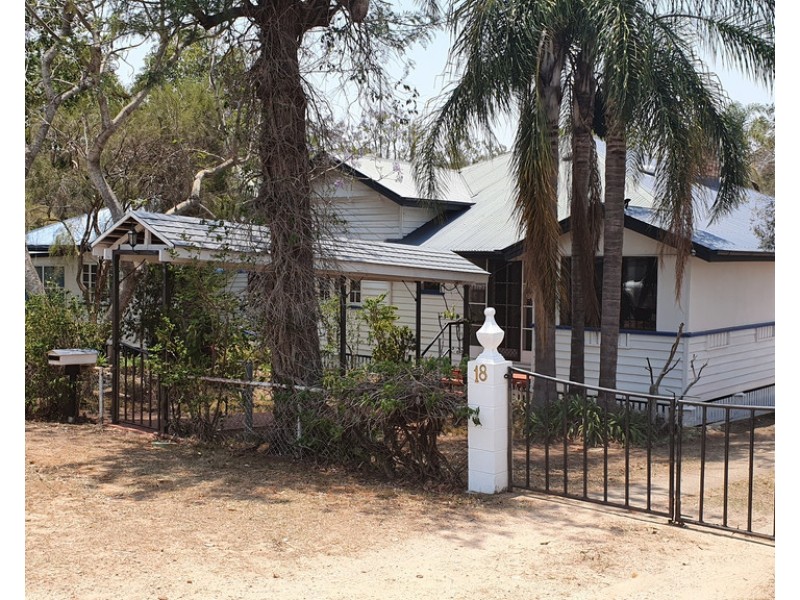 18 Esk Street, Crows Nest QLD 4355