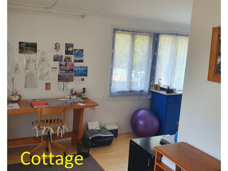 18 Esk Street, Crows Nest QLD 4355